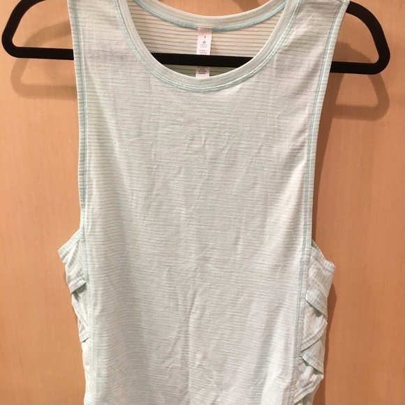 Lululemon var-city muscle tank sea aqua blue Sz 4 - Picture 7 of 8